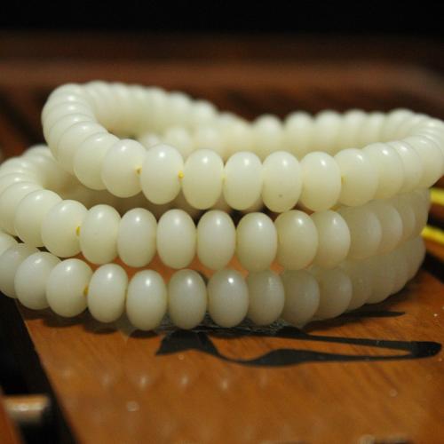 我的爱好之一是的英语,我的爱好之一是弹钢琴用英语怎么说