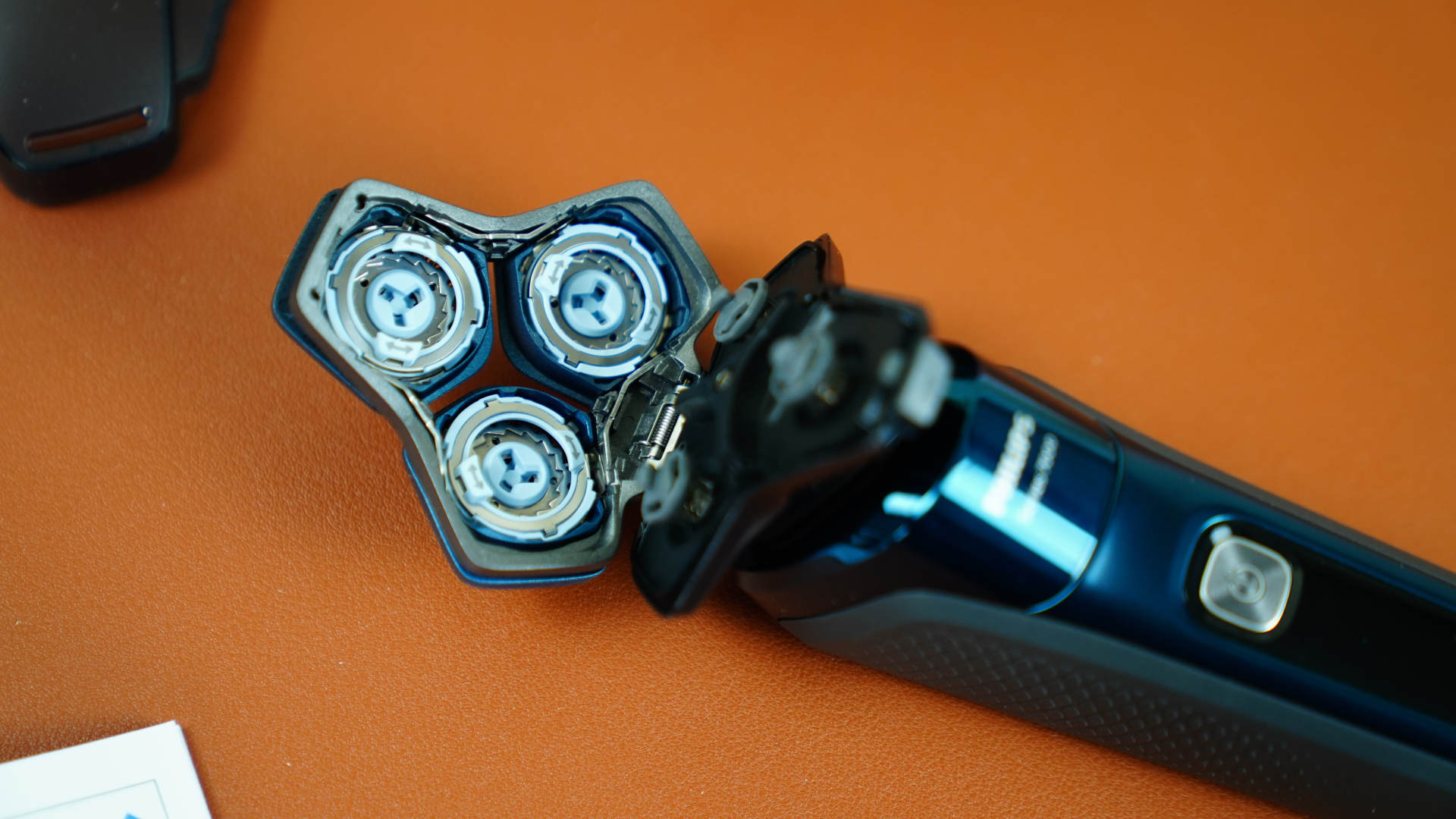 络腮胡用飞利浦剃须刀评测,飞利浦s7000功能介绍