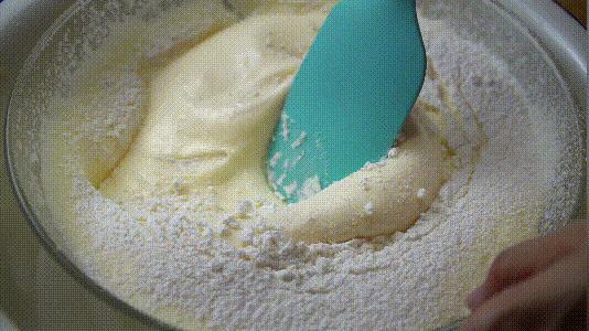 普通面粉做鸡蛋糕家常做法,蛋糕的商业版老式鸡蛋糕100种做法