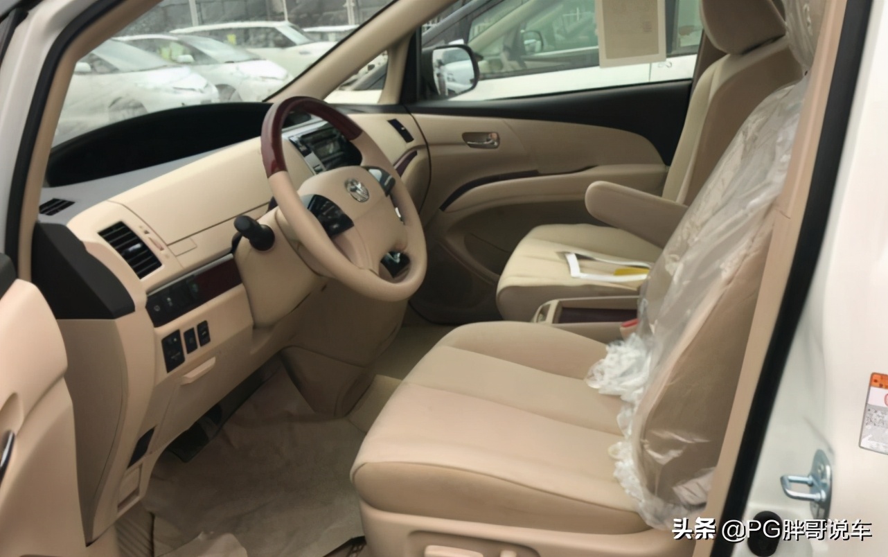 最新款丰田小霸王,2020款丰田小霸王商务车