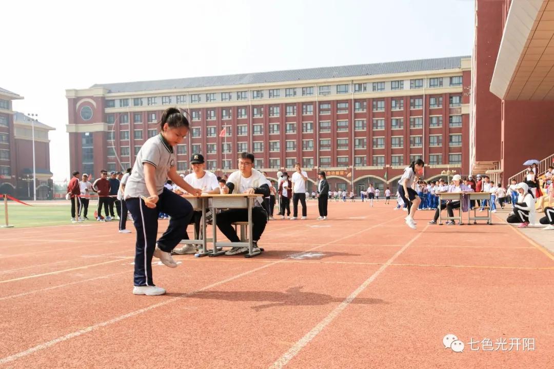 邯郸市七色光开阳学校丛台区,邯郸七色光开阳小学跳绳