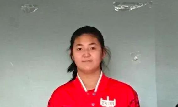 中国女篮夺冠姚明露出了笑容,女篮姚明身高多少米