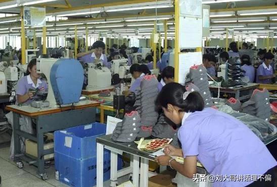 朝鲜一般工人一年的收入是多少钱,朝鲜当地上班一个月挣多少钱