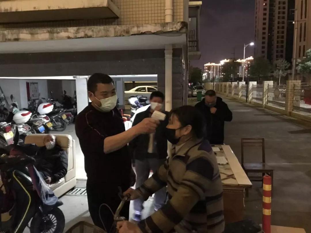 战疫情英雄故事,战疫平凡故事