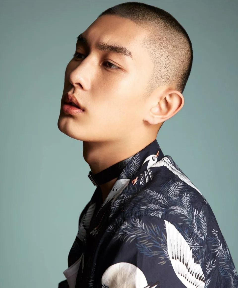 2022最帅的十种男士发型,怎么弄发型更帅一些更阳光一些