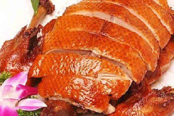 大厨教烤鸭饼皮做法,最简单烤鸭的腌制调料配方