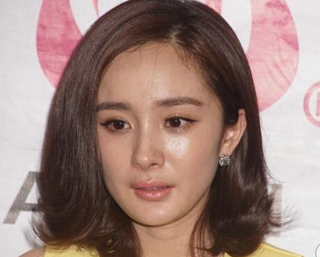 赵丽颖黑头,赵丽颖素颜照片真实对比