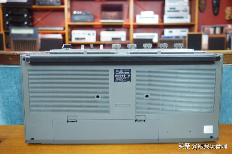 80年代康宁Conion推出的一款CRC-H84F便携式收录机音响