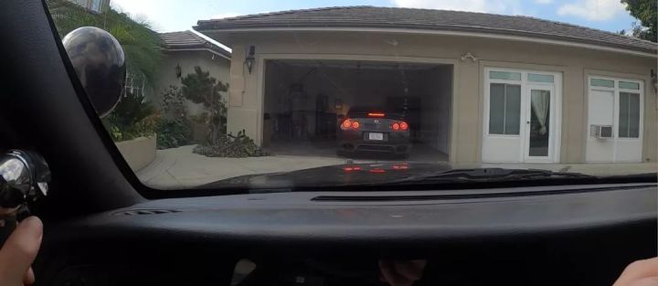 中国小伙在美国开警车,中国小伙国外开中国警车