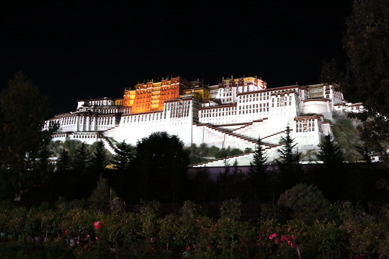 比天空更辽阔比白云更洁净比佛国更妩媚珠峰脚下的游记十