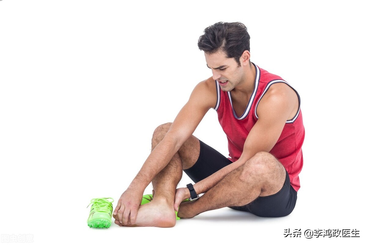男子脚痛,男子脚扭伤疼痛难忍