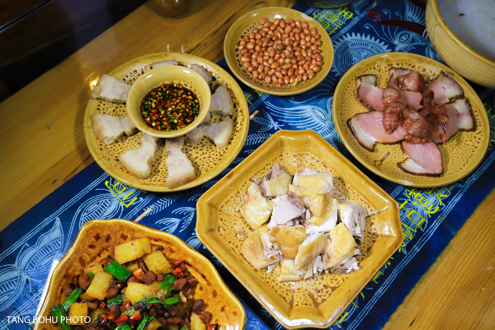 西江千户苗寨攻略住哪段好,第一次去西江千户苗寨怎么玩