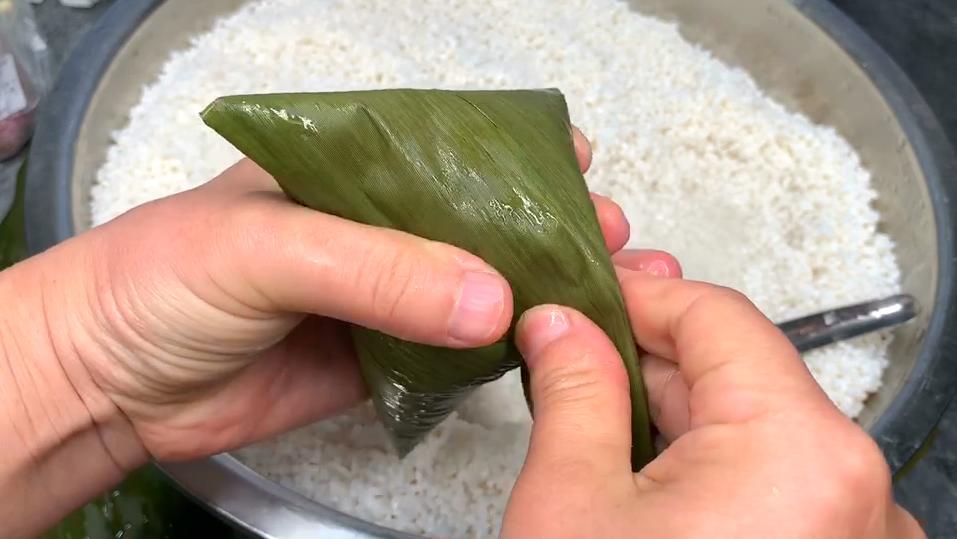 粽子最简单做法,手把手教两种粽子的做法