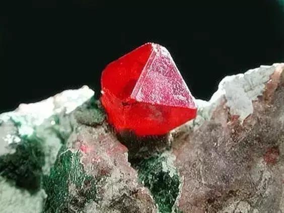 全球最大宝石原石,全球最大的珍贵宝石