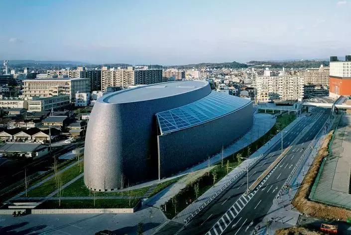 矶崎新的建筑,矶崎新反建筑史