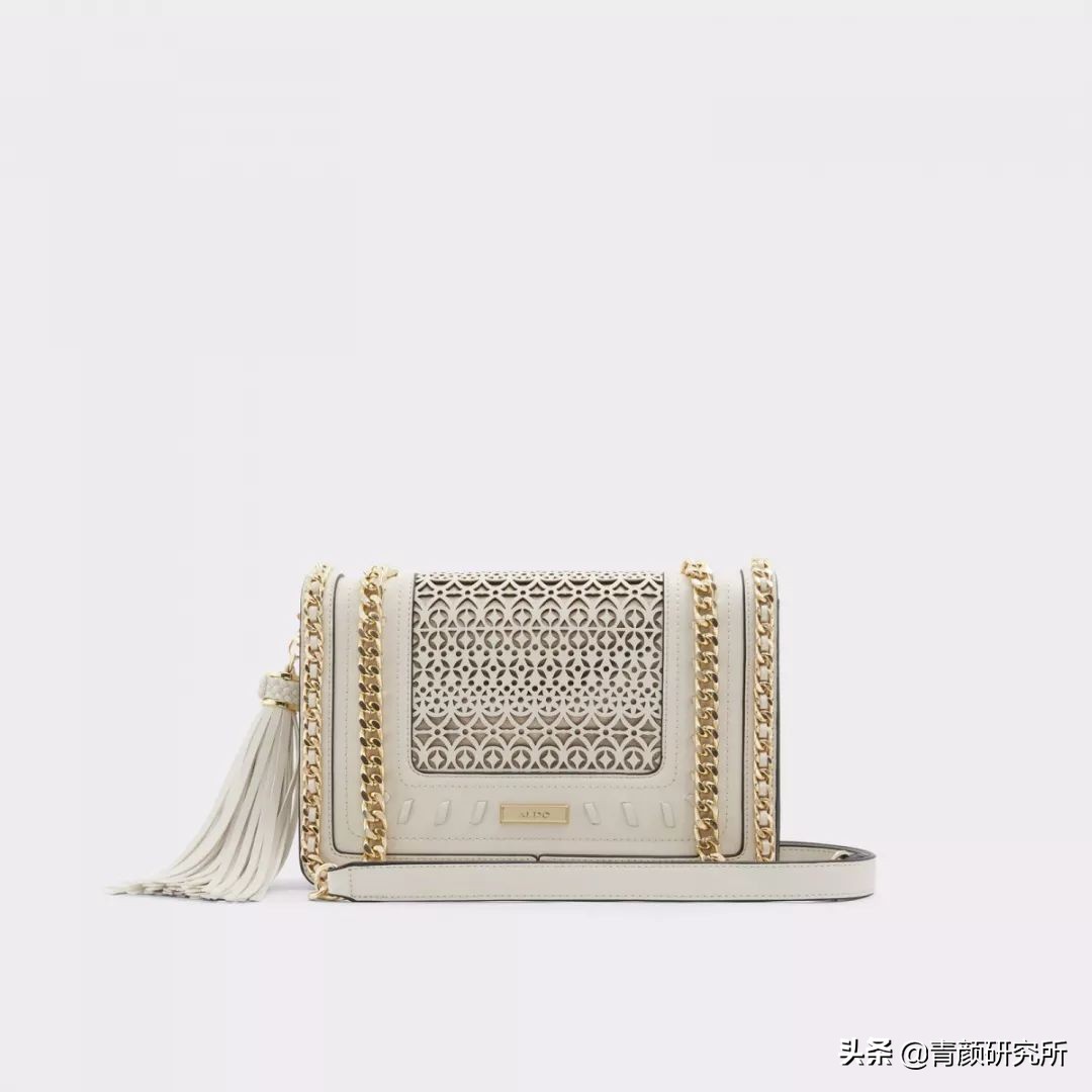 轻奢小众包包种草好看高级不撞款,比较小众的轻奢包包品牌