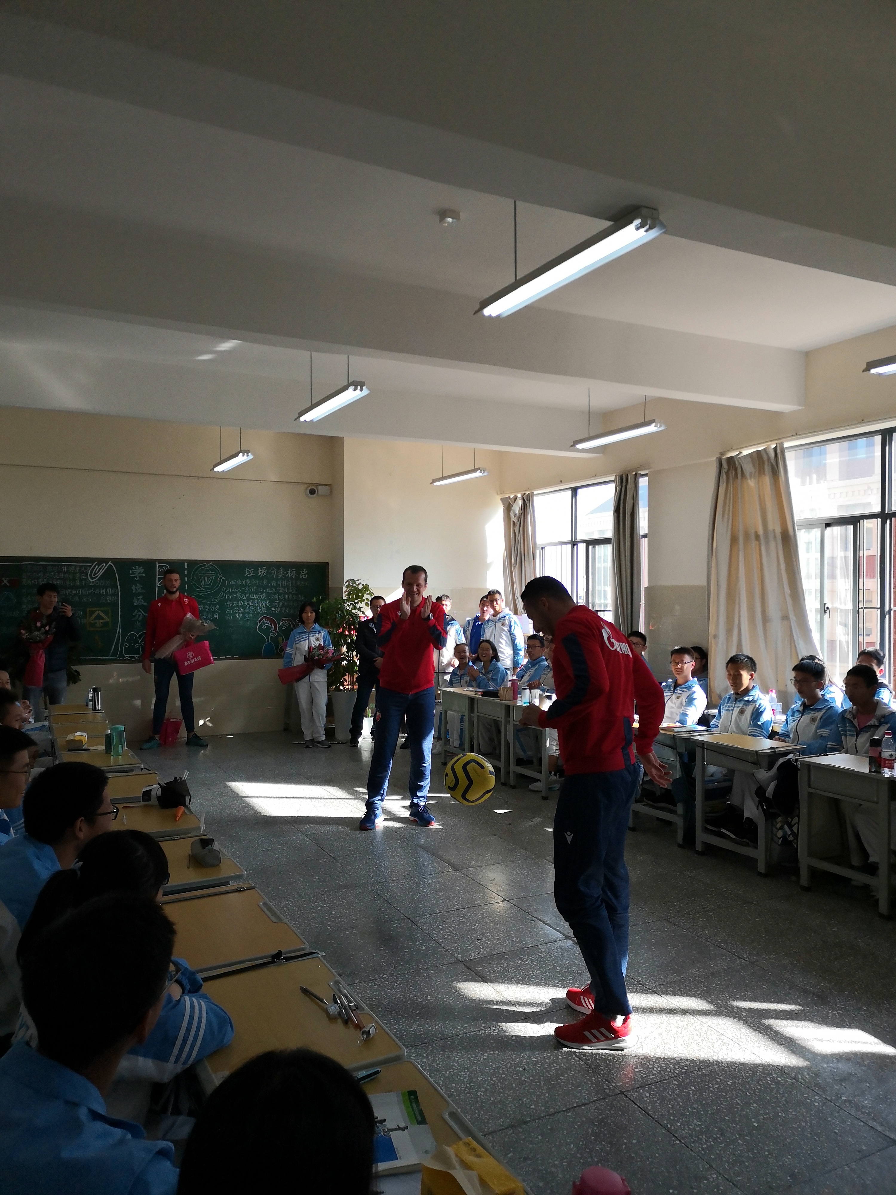 世界顶级足球俱乐部教练,世界顶尖足球教练