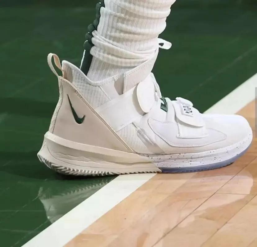 nba球员上脚过的李宁,nba球员上脚库里球鞋