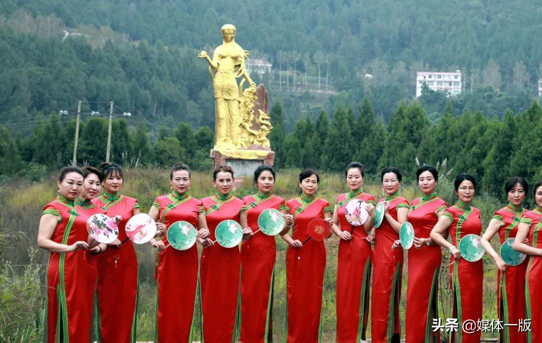 金秋季节到大自然走走,金秋十月去欣赏大自然的美丽风景