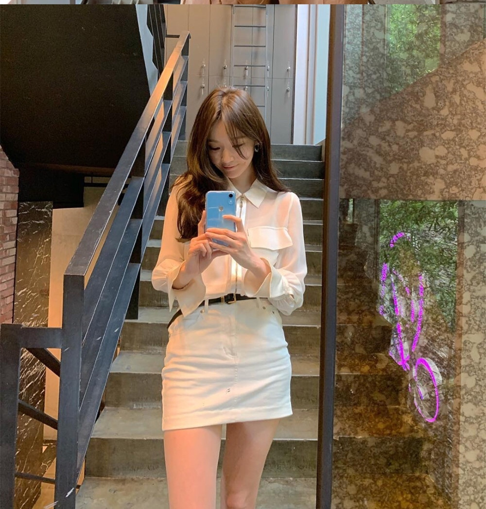 “女版王思聪”姜敏京，韩国富贵花歌手，穿搭是白富美的标榜