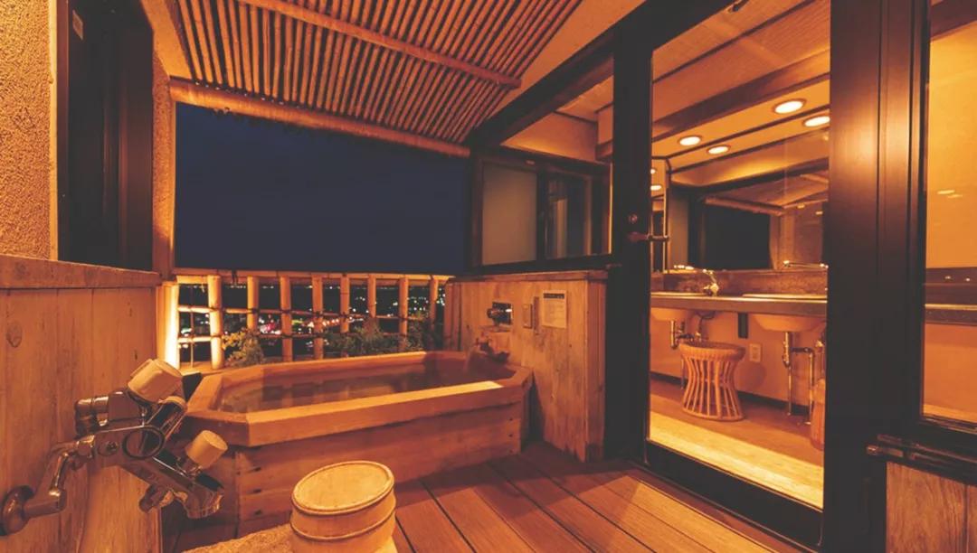 为英伦女神而生，20万日元一把的“樱和伞”，发售一小时就被抢光