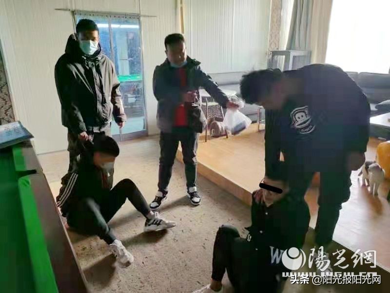 警察抓获卖假烟嫌疑人,卖假烟被民警抓获