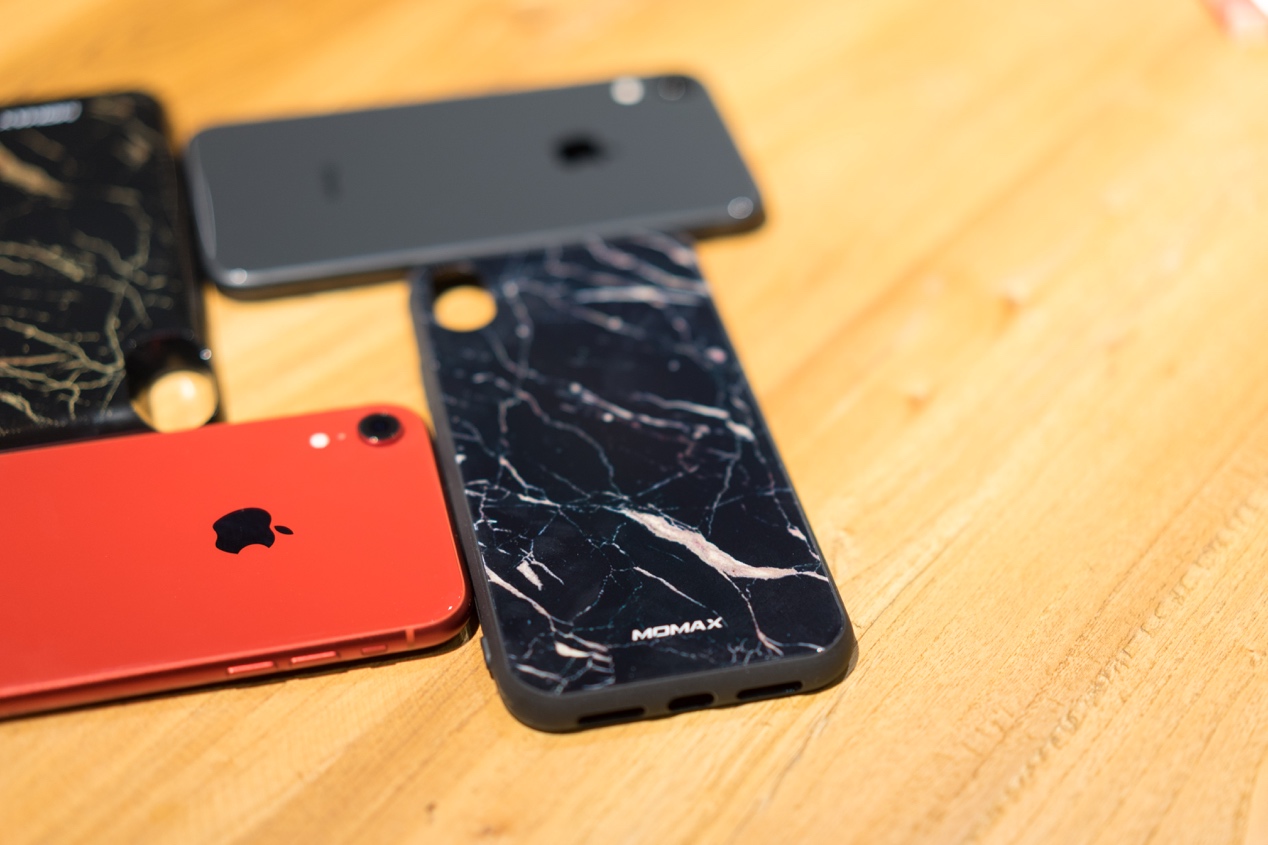 超薄磁吸充电宝摩米士,便携式充电宝快充摩米士