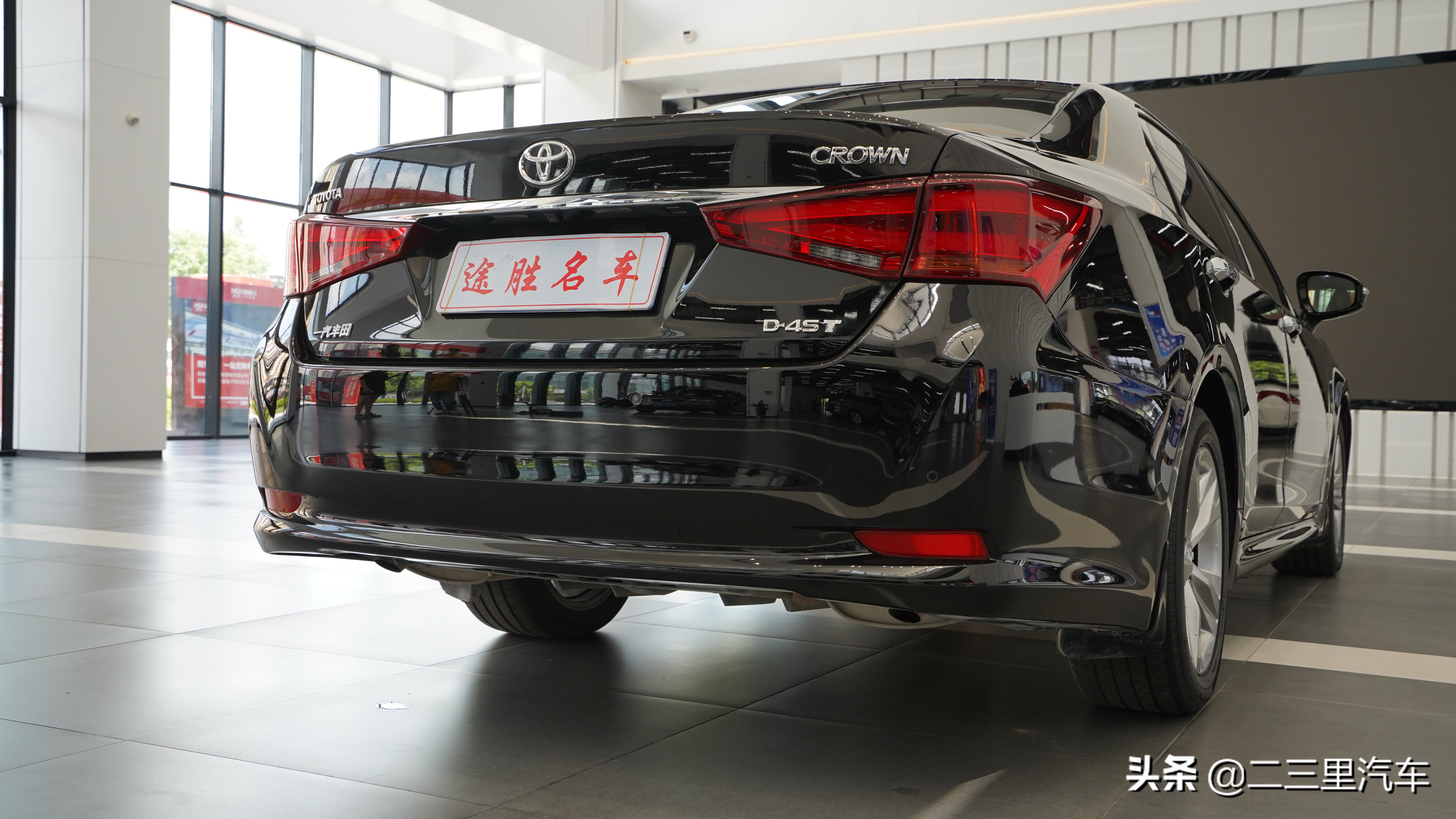 丰田皇冠老款值得买吗,2018年丰田皇冠20万公里值得买吗