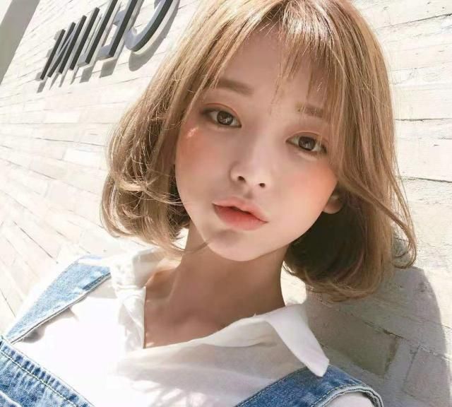 40-50岁圆形短发,圆形脸适合什么短发发型女中学生