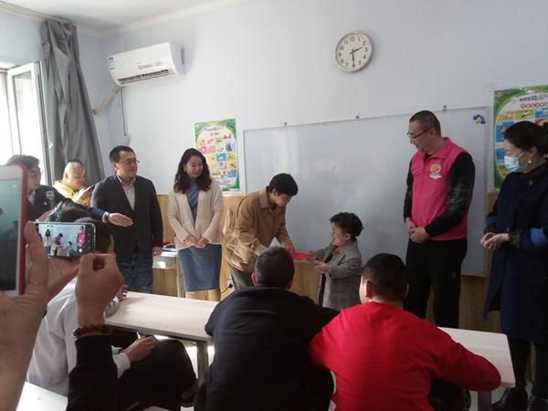 慈善走进爱加倍紫丁香助力星星们的家