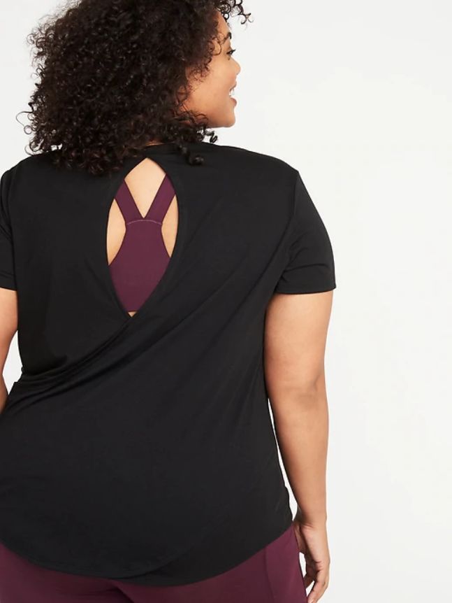 有病吗?出国旅行必逛的居然是国内也有的耐克和HM?