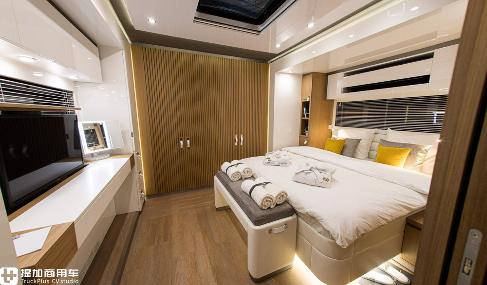 世界顶级豪华奔驰轻卡房车,最新型的奔驰房车