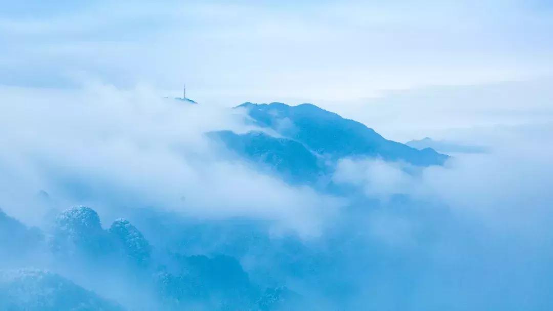 睡进这间藏身青山湖边的理想酒店，一起探寻临安城的悠居岁月~