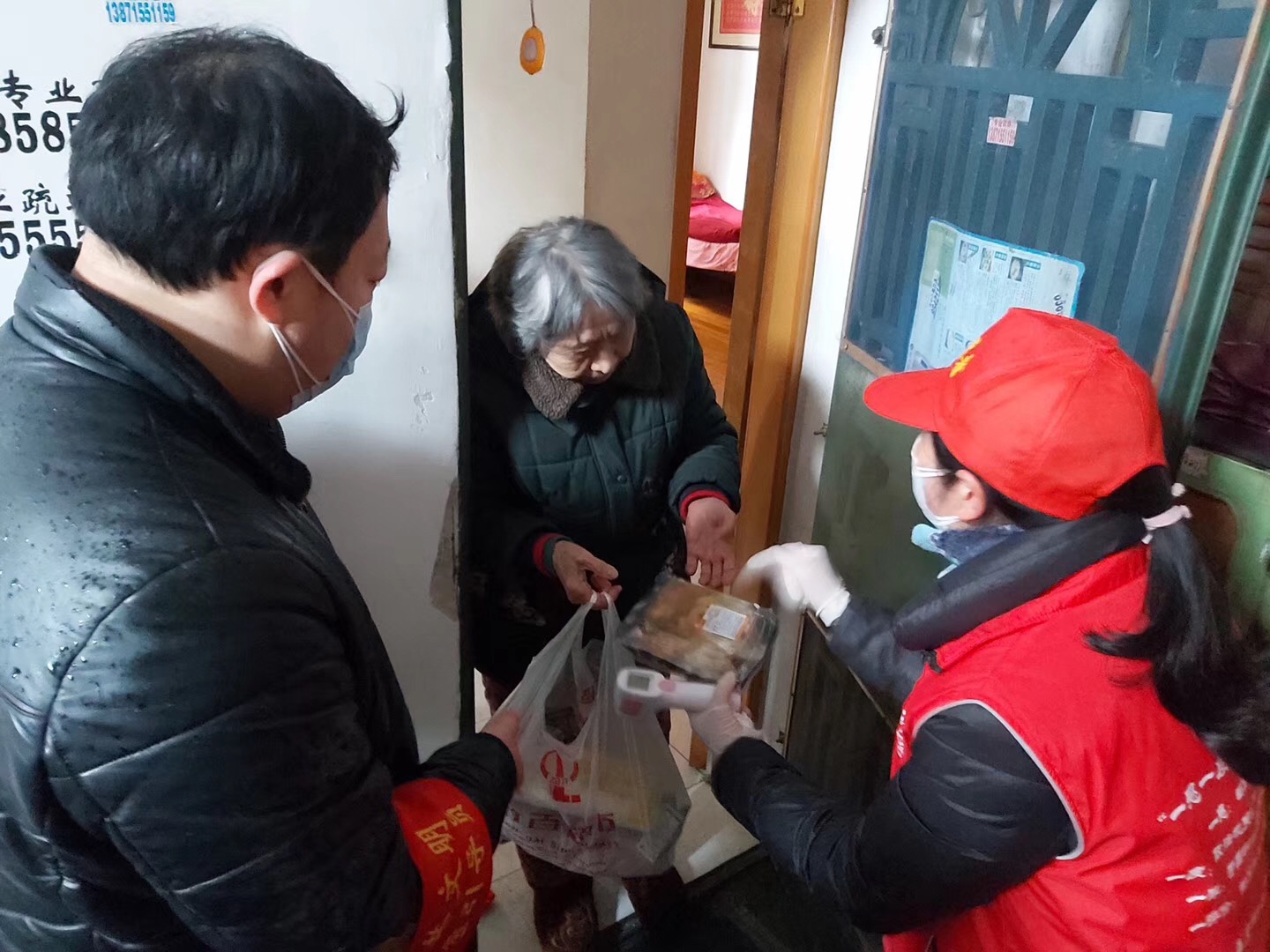 致敬在这场战疫中无私奉献者,致敬战疫路上了不起的她