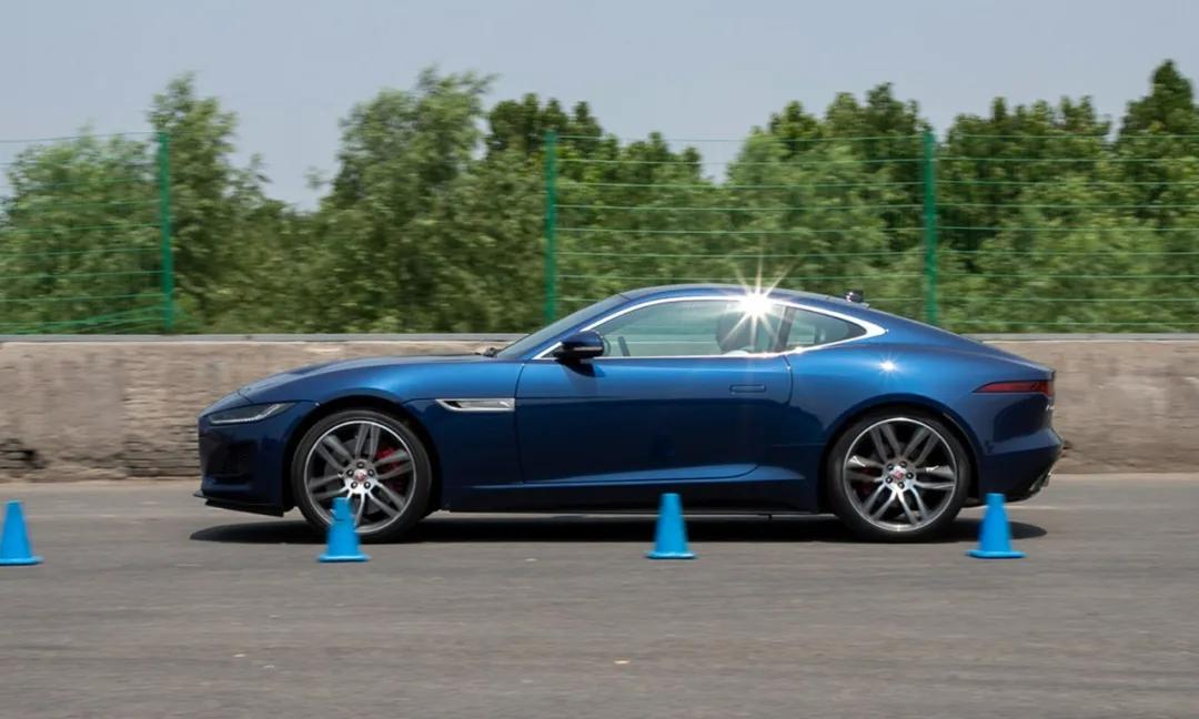 2018款3.0t捷豹f-type现车,捷豹f-type对比保时捷911