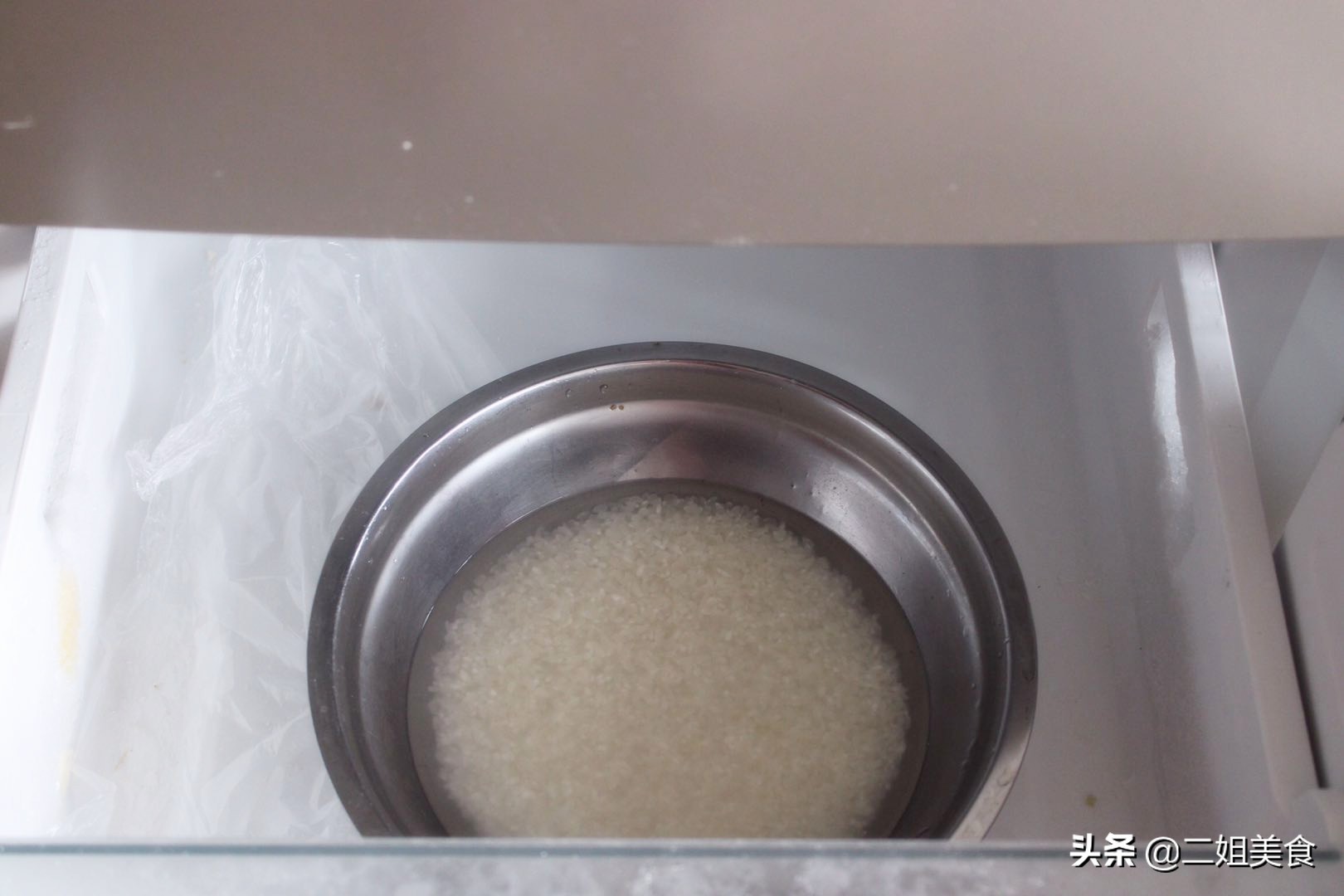 煮大米粥10分钟,煮大米粥简单做法