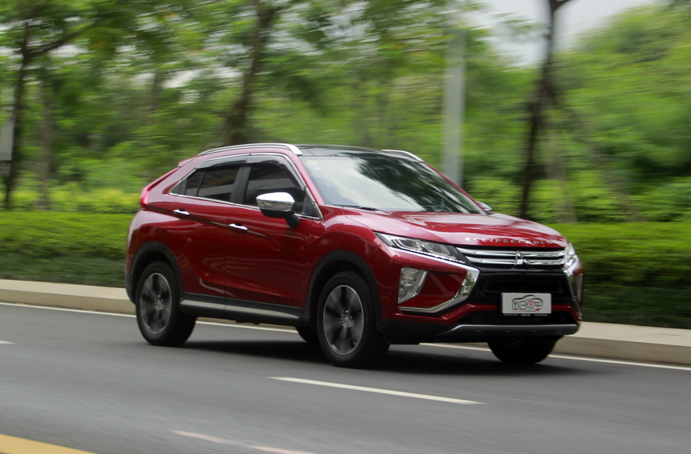 广汽三菱欧蓝德2.4四驱五座咋样,广汽三菱欧蓝德2.4五座顶配四驱