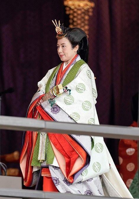日本皇后雅子穿和服,日本皇后雅子年轻视频