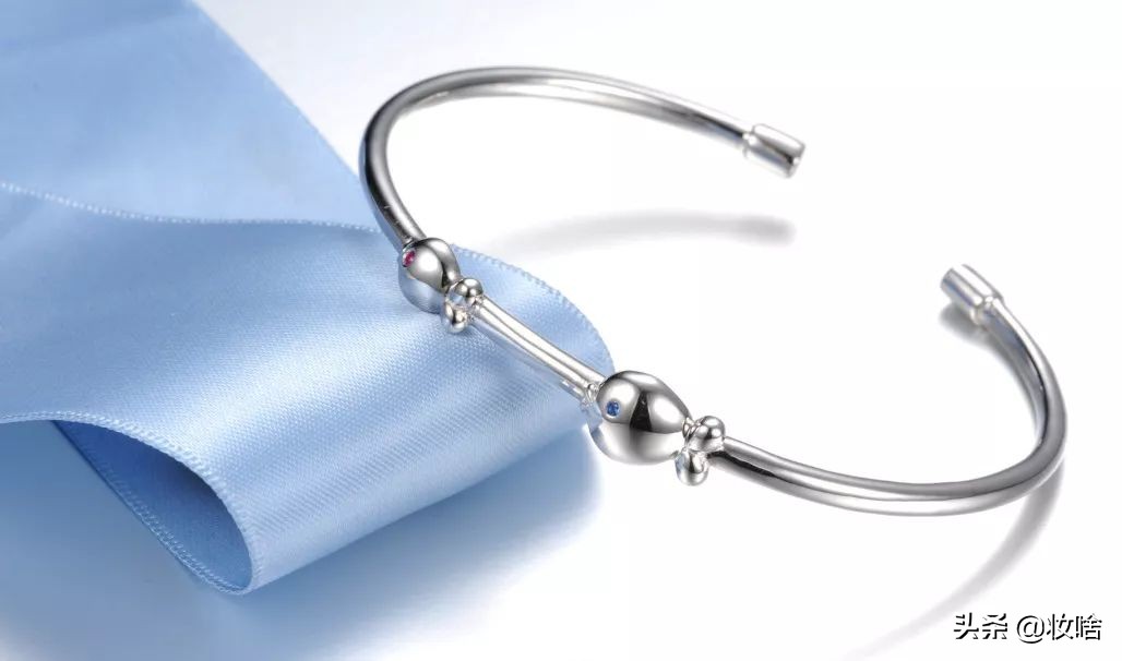 过期的化妆品不要扔小妙招 (过期的化妆品打死也不要扔了)