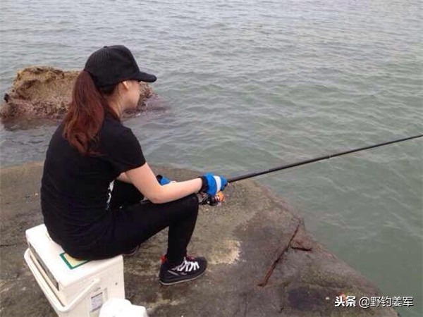 单钩连接8字环怎么绑不容易切线,子线连接8字环绑法不缠绕慢动作