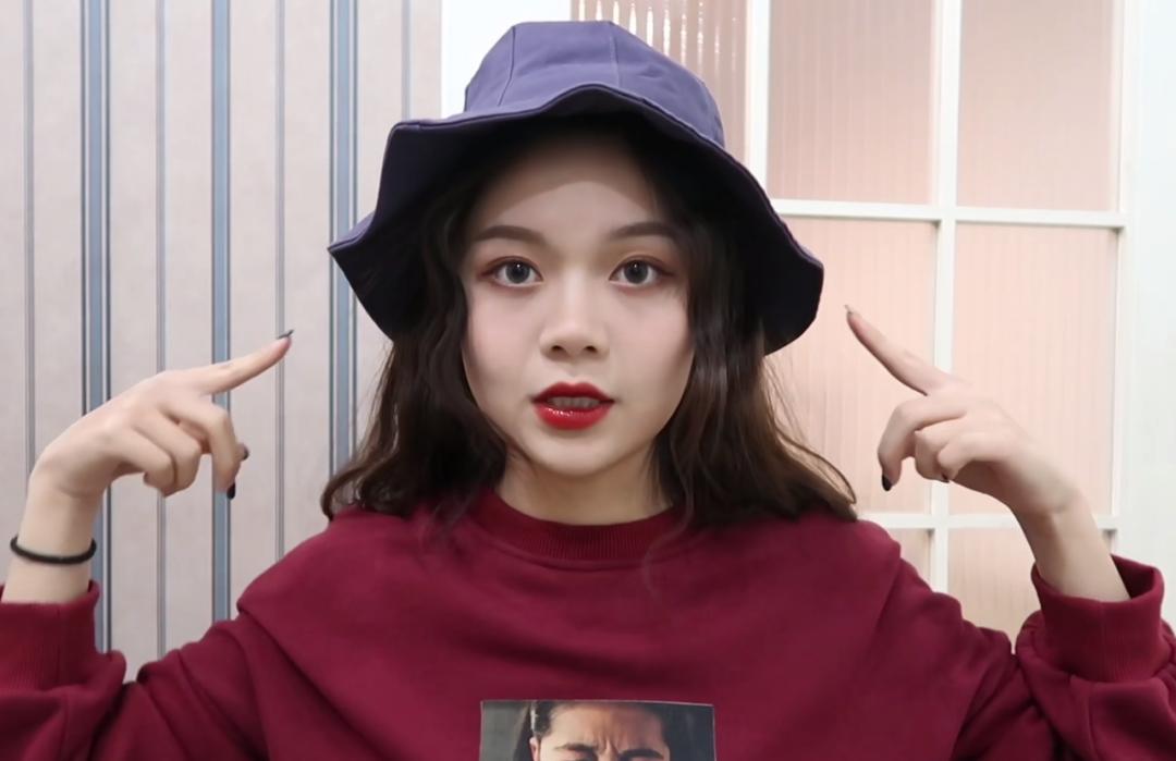 妈妈帽子大脸专用显脸小,棒球帽白色和黑色帽子哪个显脸小