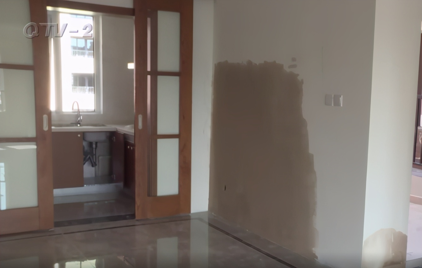 青岛一新楼盘交付，业主进去一看傻了：“3000元一平米的装修费，也就值500块钱！”