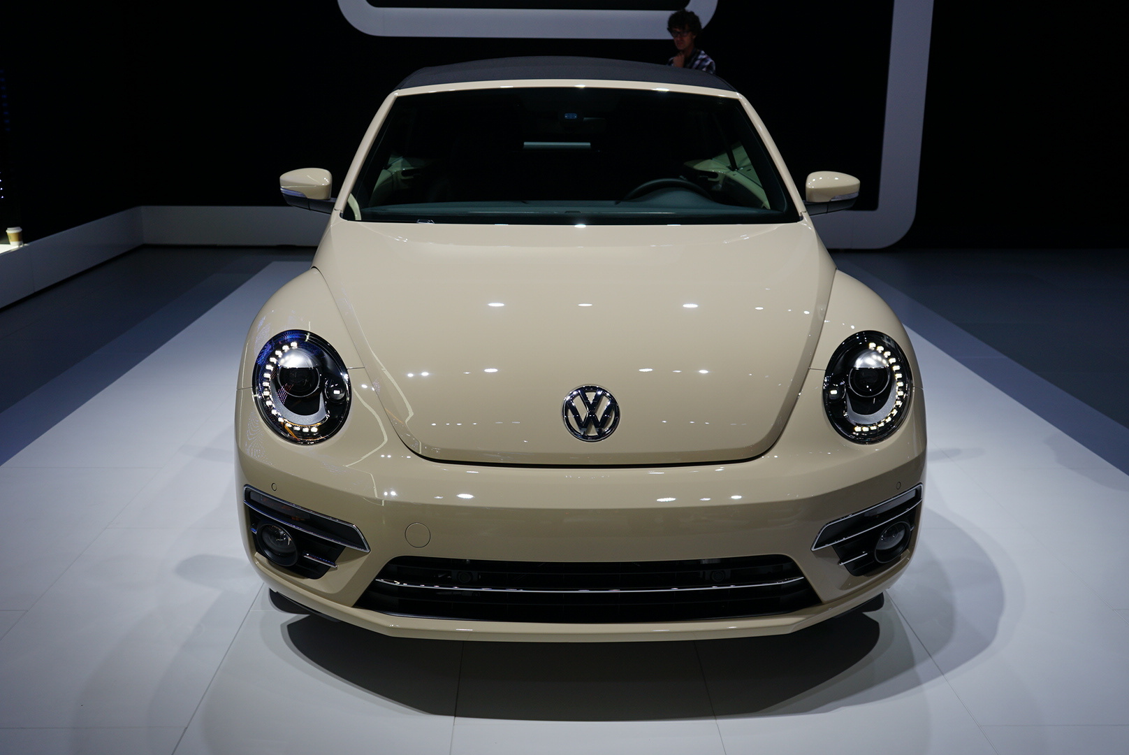 大众甲壳虫最终版外观和内饰鉴赏,车展实拍大众甲壳虫