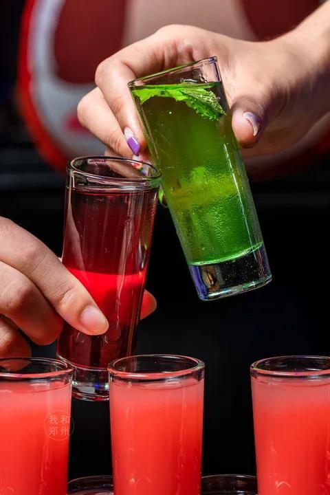 鎴愰兘灏忎紬缃戠孩閰掗,鎴愰兘缃戠孩閰掗閮戝窞