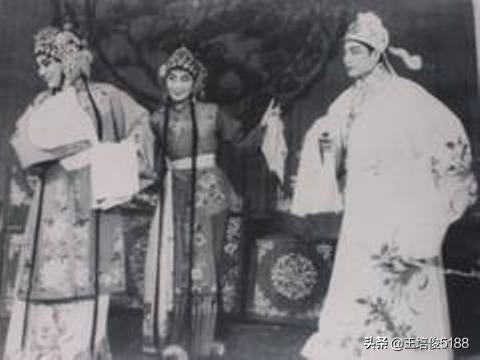 鲜灵霞生平经历,鲜灵霞生平