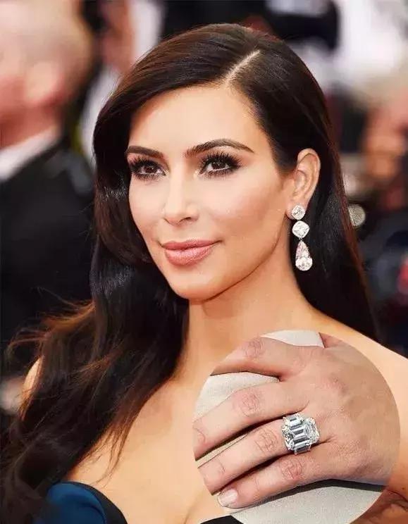 不同形状的钻石的优缺点,钻石什么形状的最好