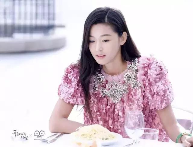 蓝色大海的传说全智贤穿搭玫红色,全智贤蓝色大海的传说眼泪变珍珠