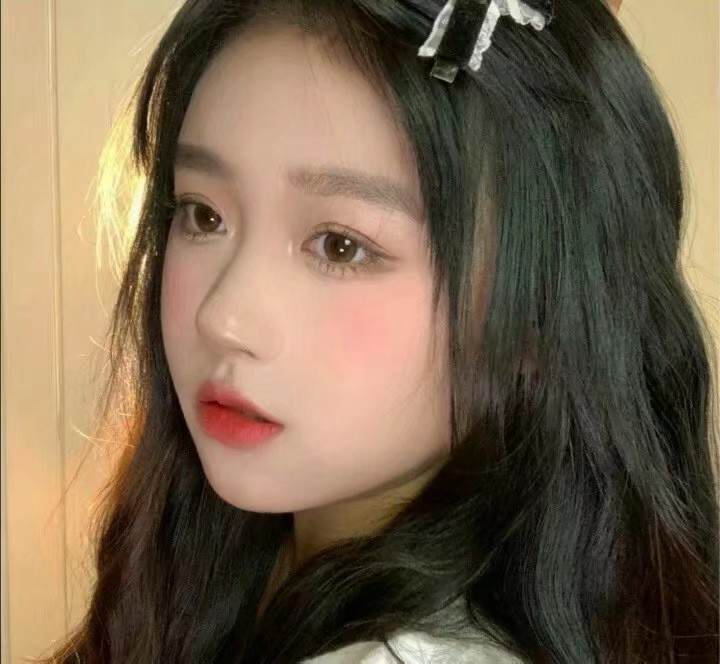 白皮肤适合什么精华液,凝脂色皮肤