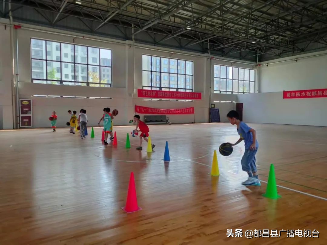 「学习贯彻*党**代会精神」都昌县26所学校开设周末托管班室内室外活动丰富多彩