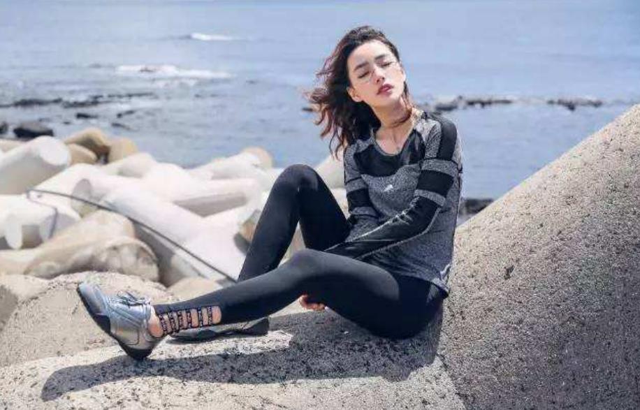 郑恺调侃赵丽颖冯绍峰,郑恺说冯绍峰带孩子赵丽颖回答